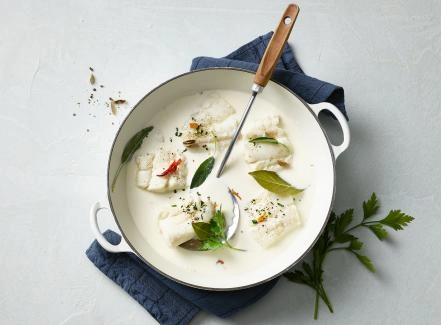 Fischfilets in Würzmilch